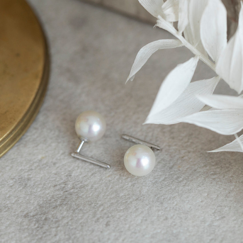 18 karat white gold pearl earrings *new