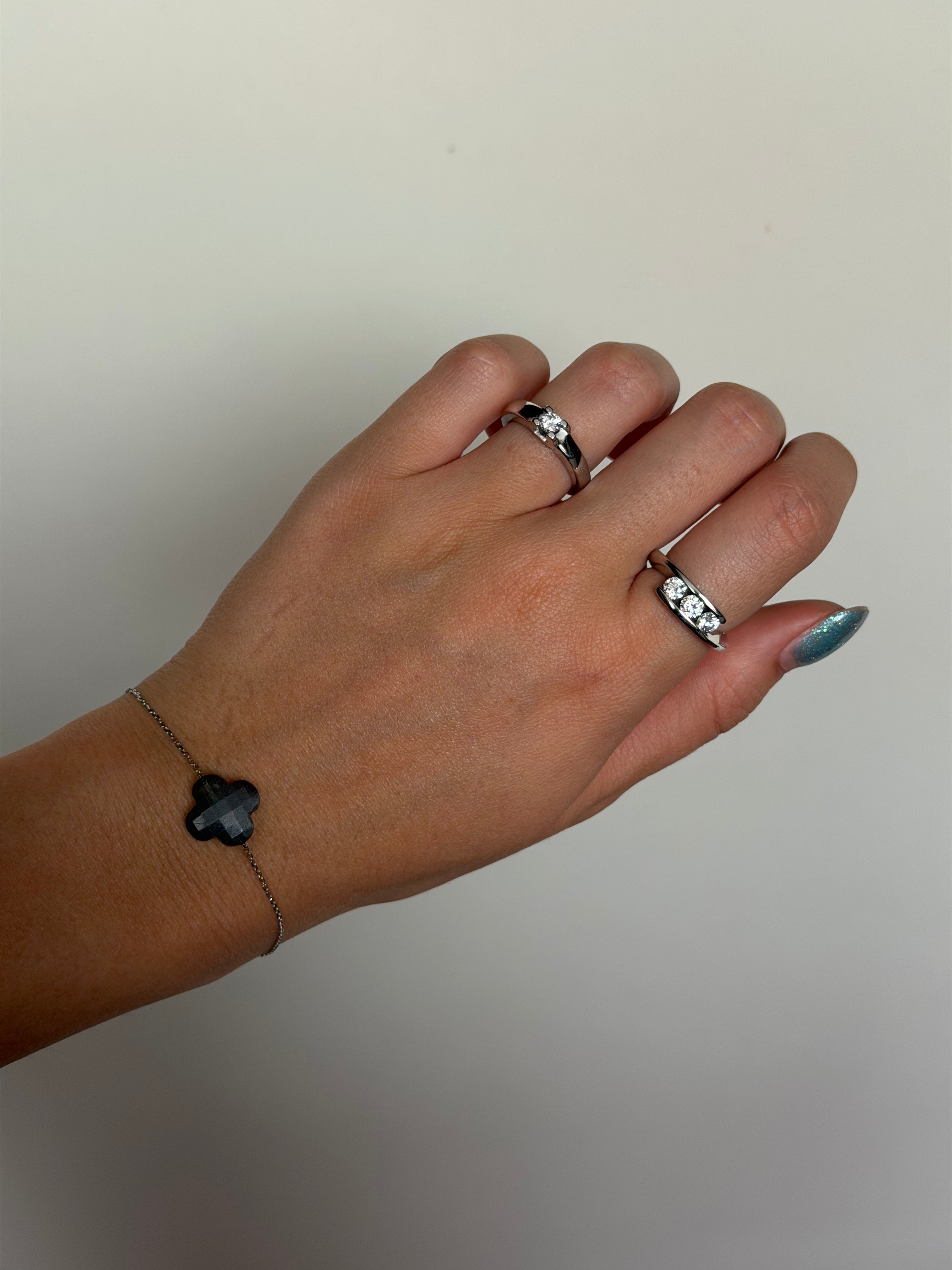 Witgouden slagring met diamant 18 karaat