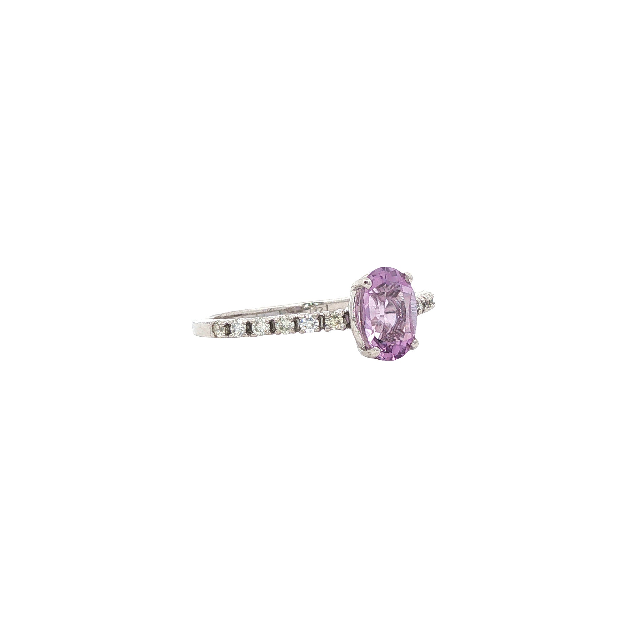 Witgouden ring met amethist en diamant 14 karaat