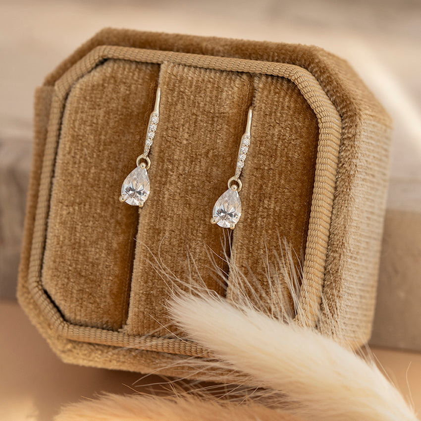 9 karat zirconia drop earrings