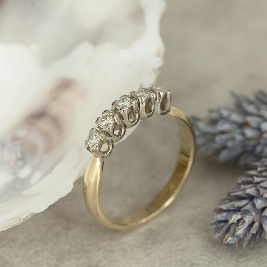 Gouden rijring met diamant 14 karaat