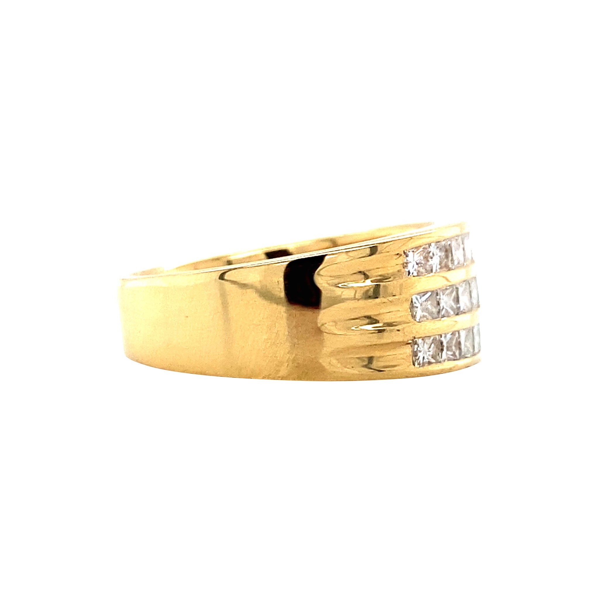 Gold ring with princess-cut diamond 18 karat