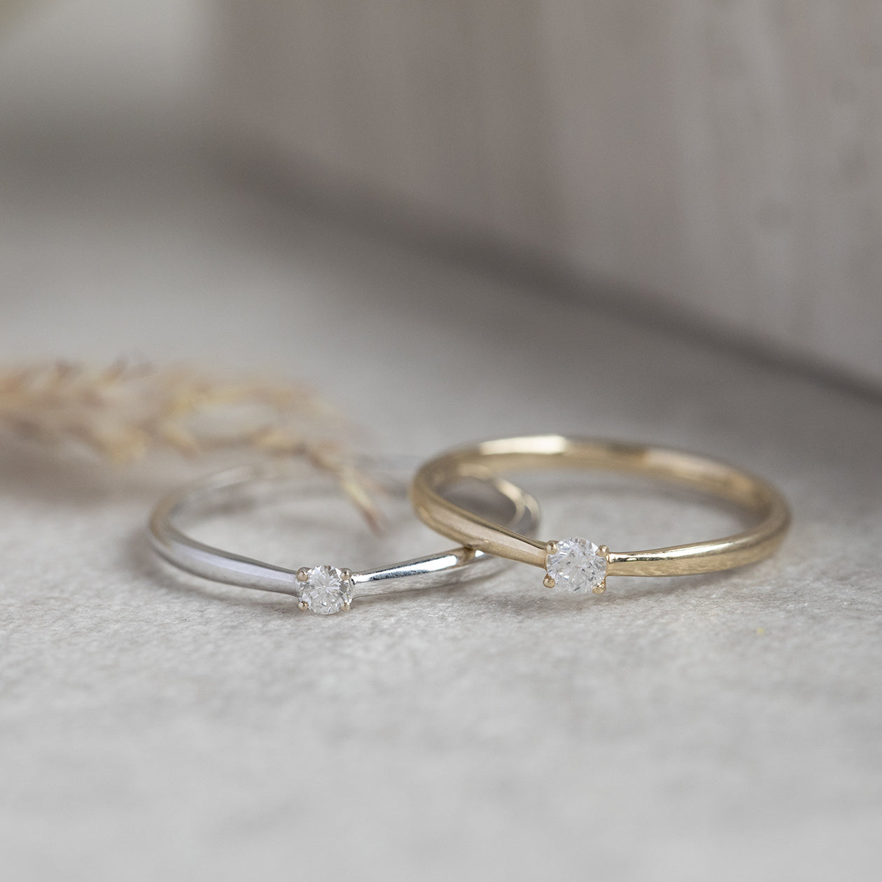 White gold solitaire ring with diamond 14 kt* new