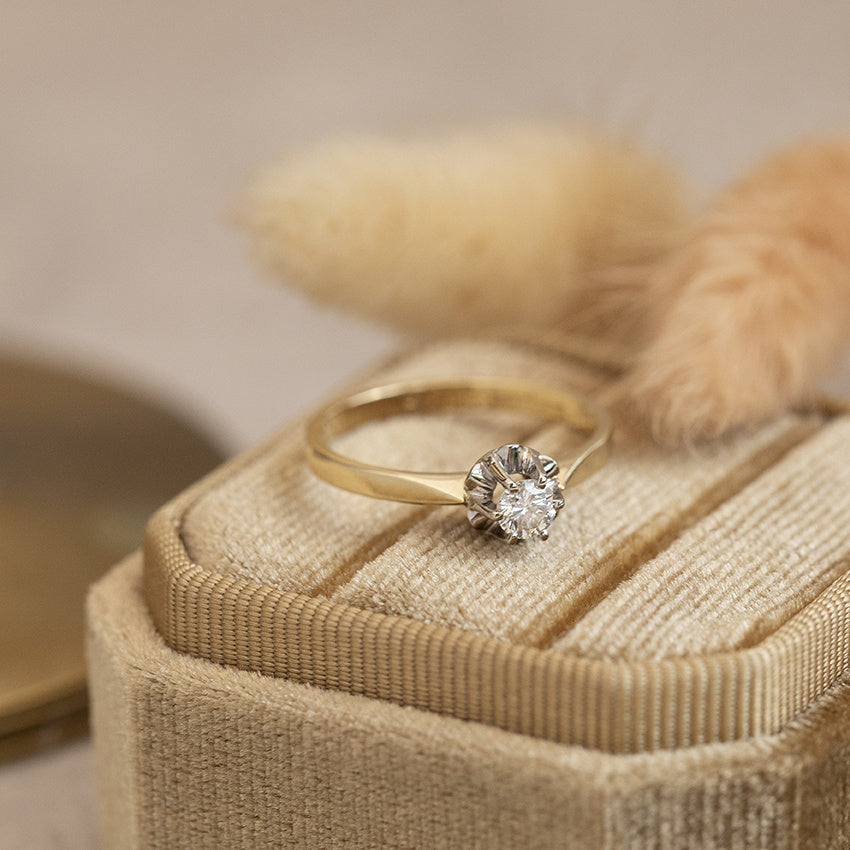 Gouden solitair ring met diamant 14 karaat