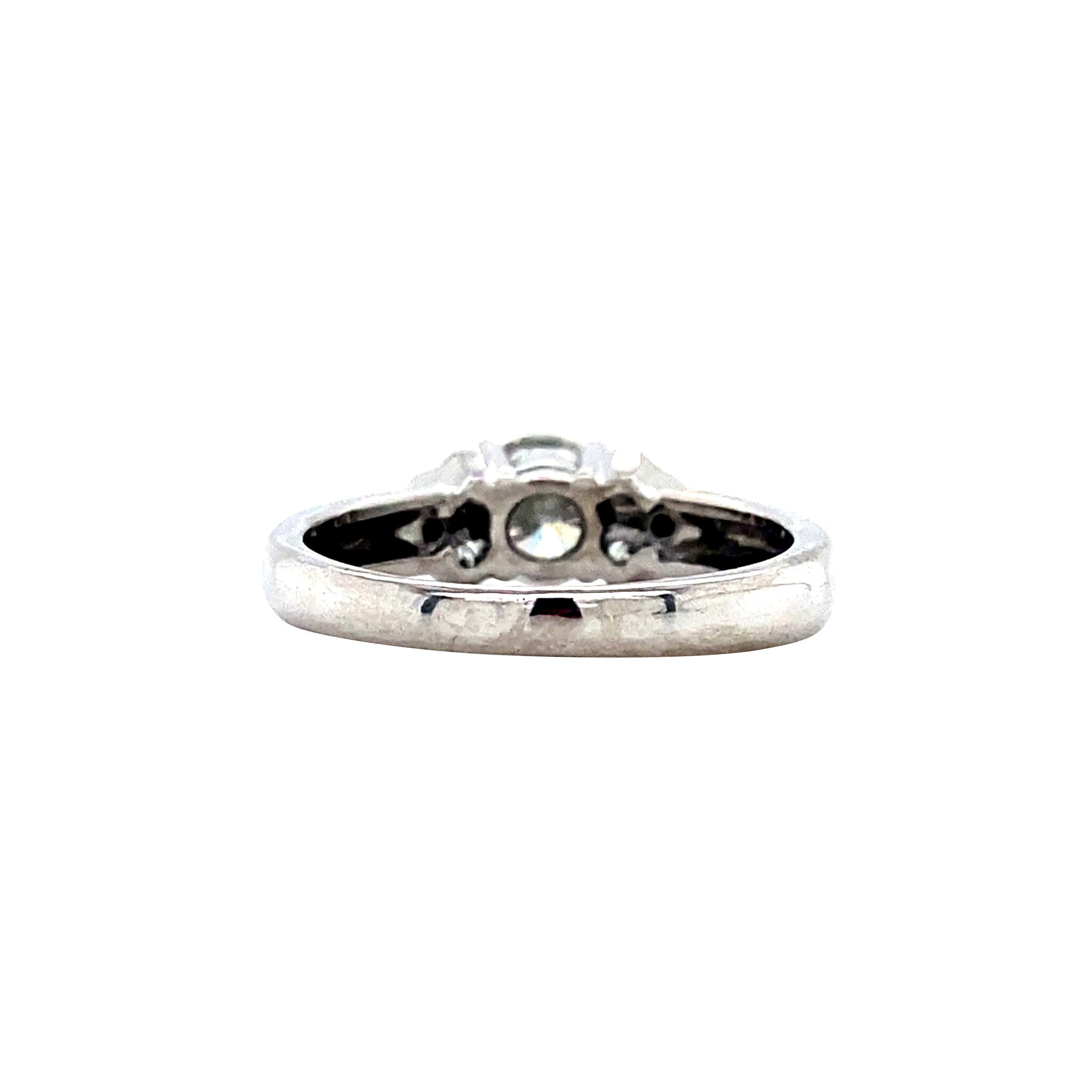 Platinum ring with diamond 850