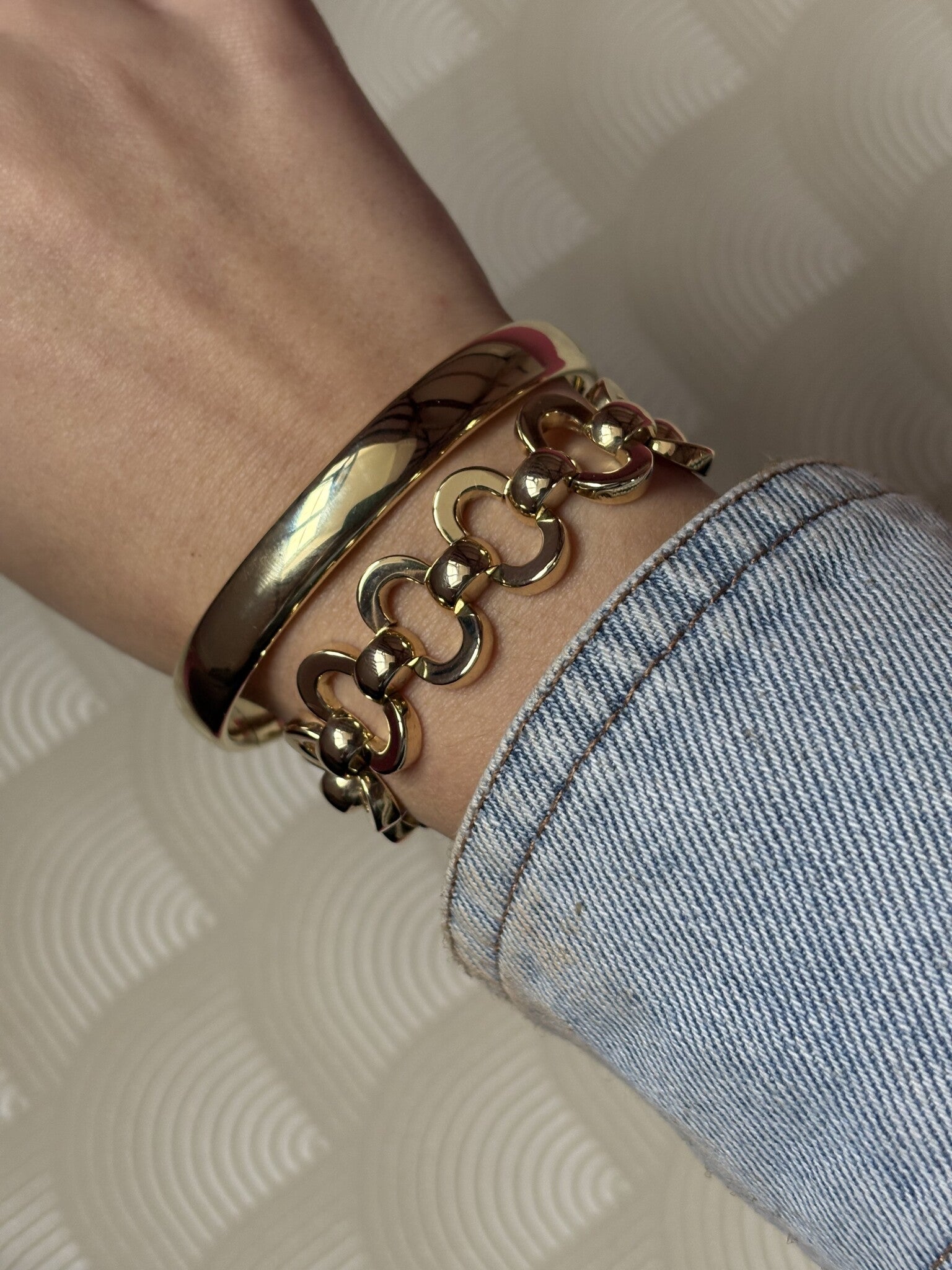 Gold smooth bangle 14 karat