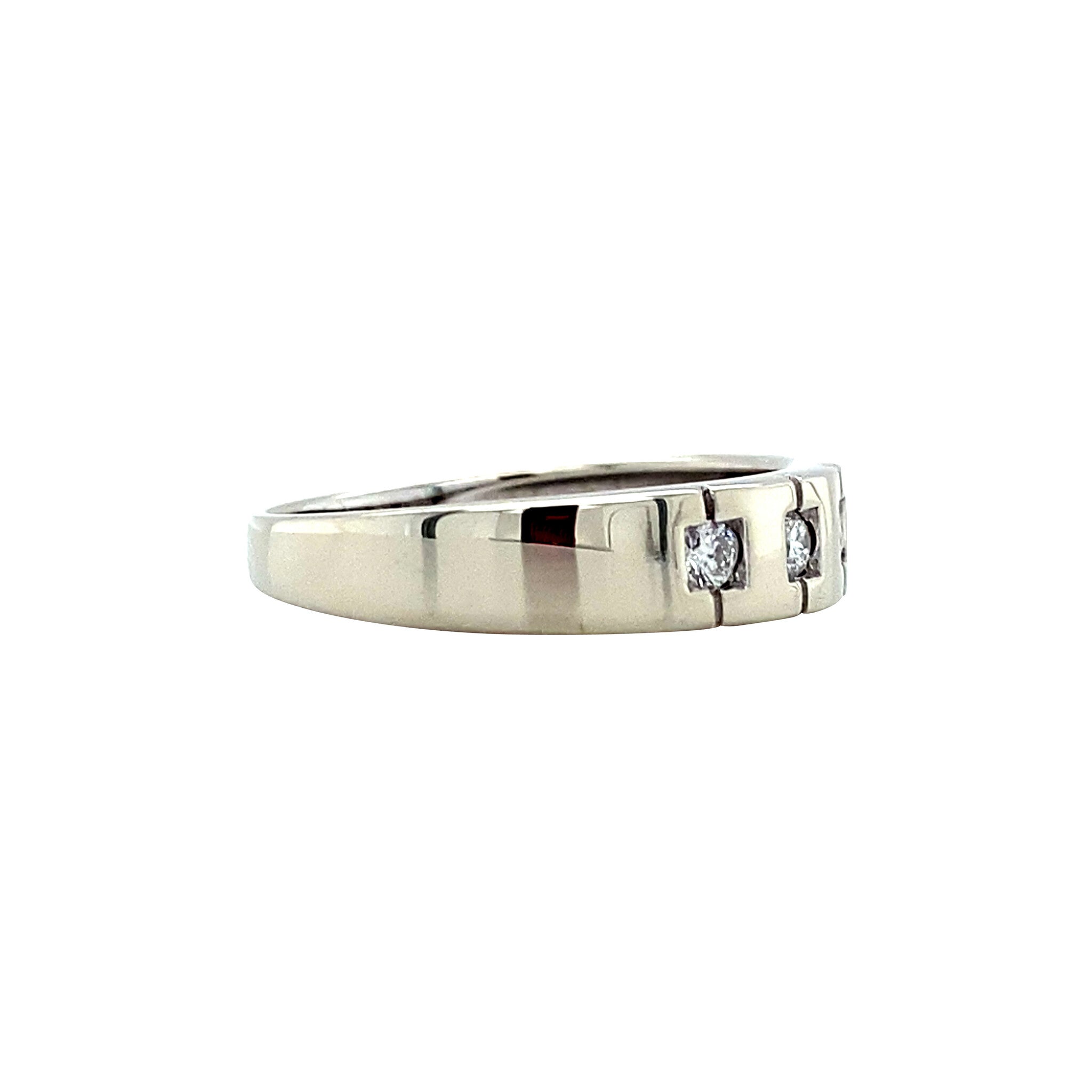 White gold ring with diamond 14 karat