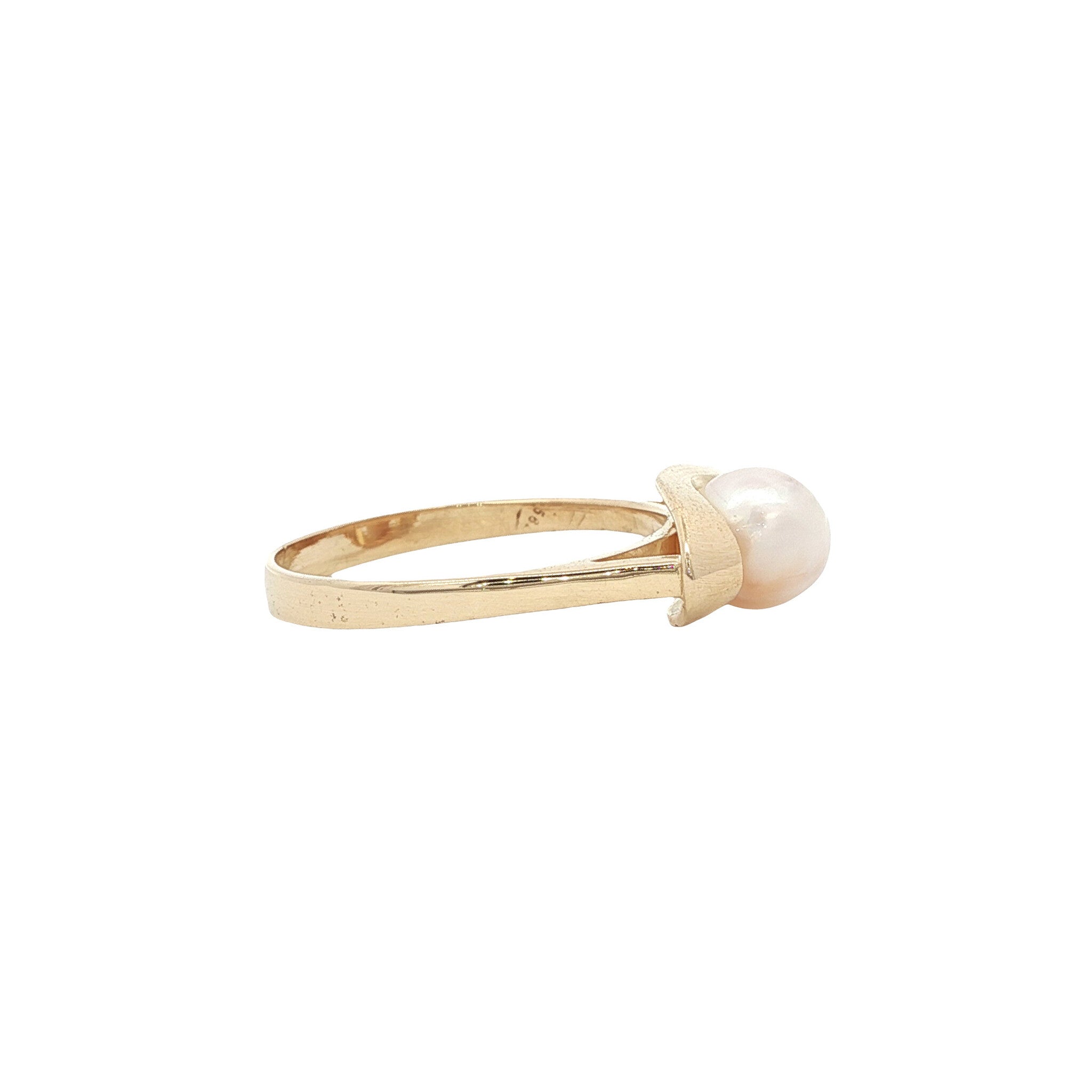 Gouden ring met parel 14 karaat