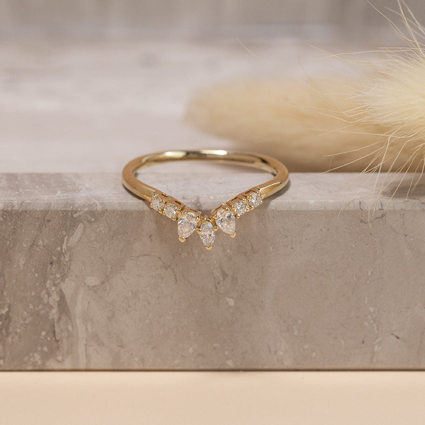 Gold ring with diamond 18 karat