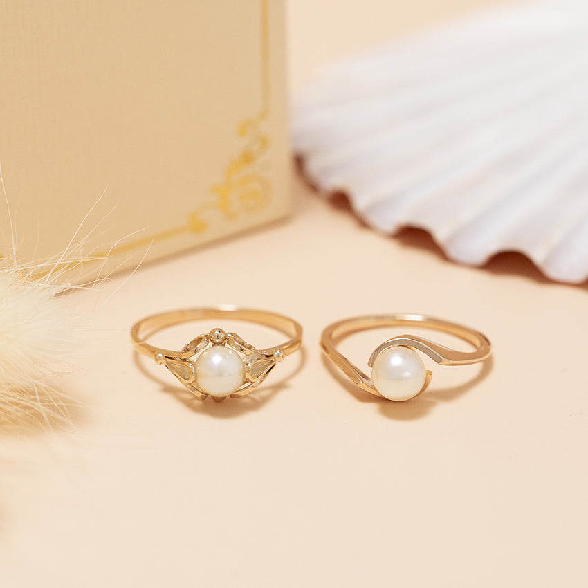 Rose gold ring with pearl 18 karat