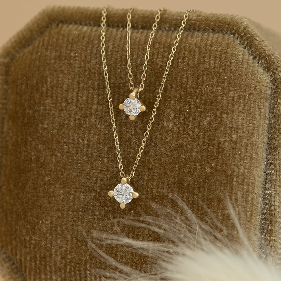 Yellow gold solitaire necklace with diamond 14 kt