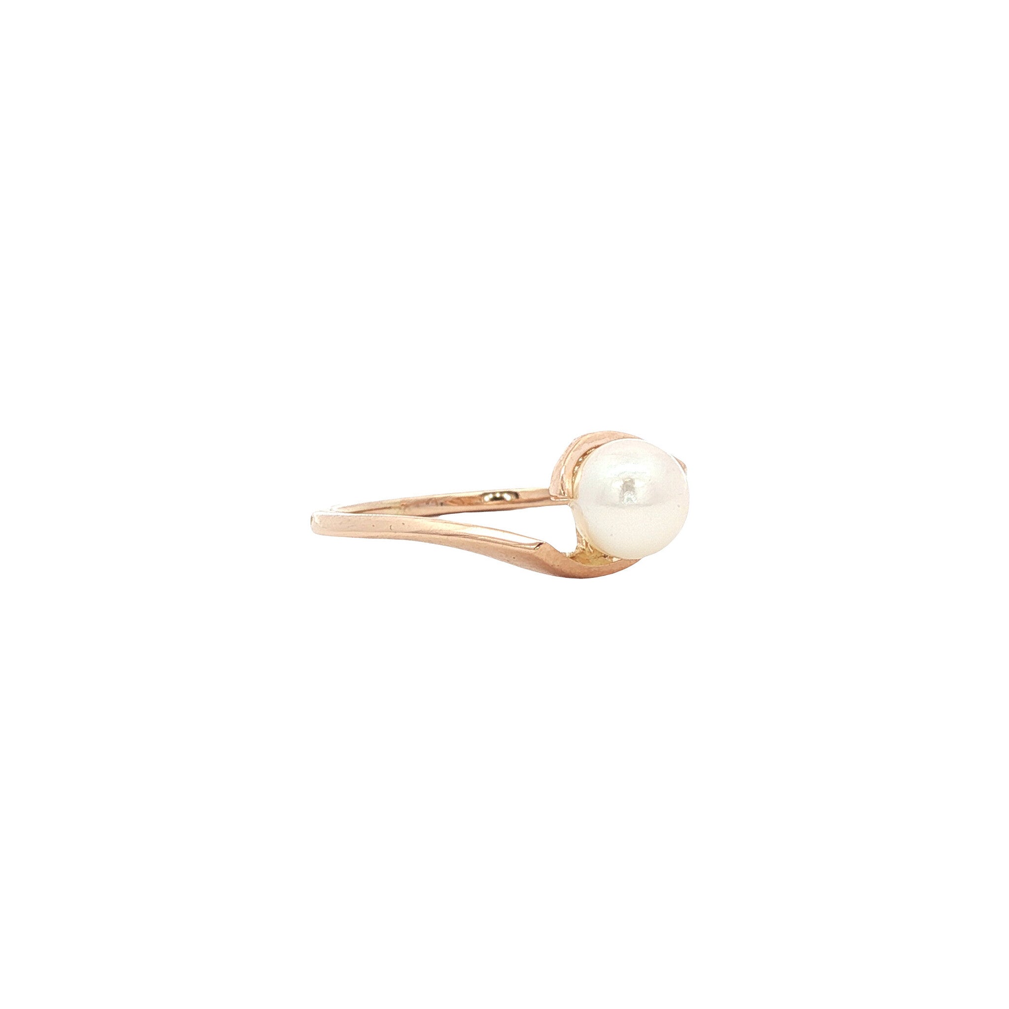 Rose gold ring with pearl 18 karat