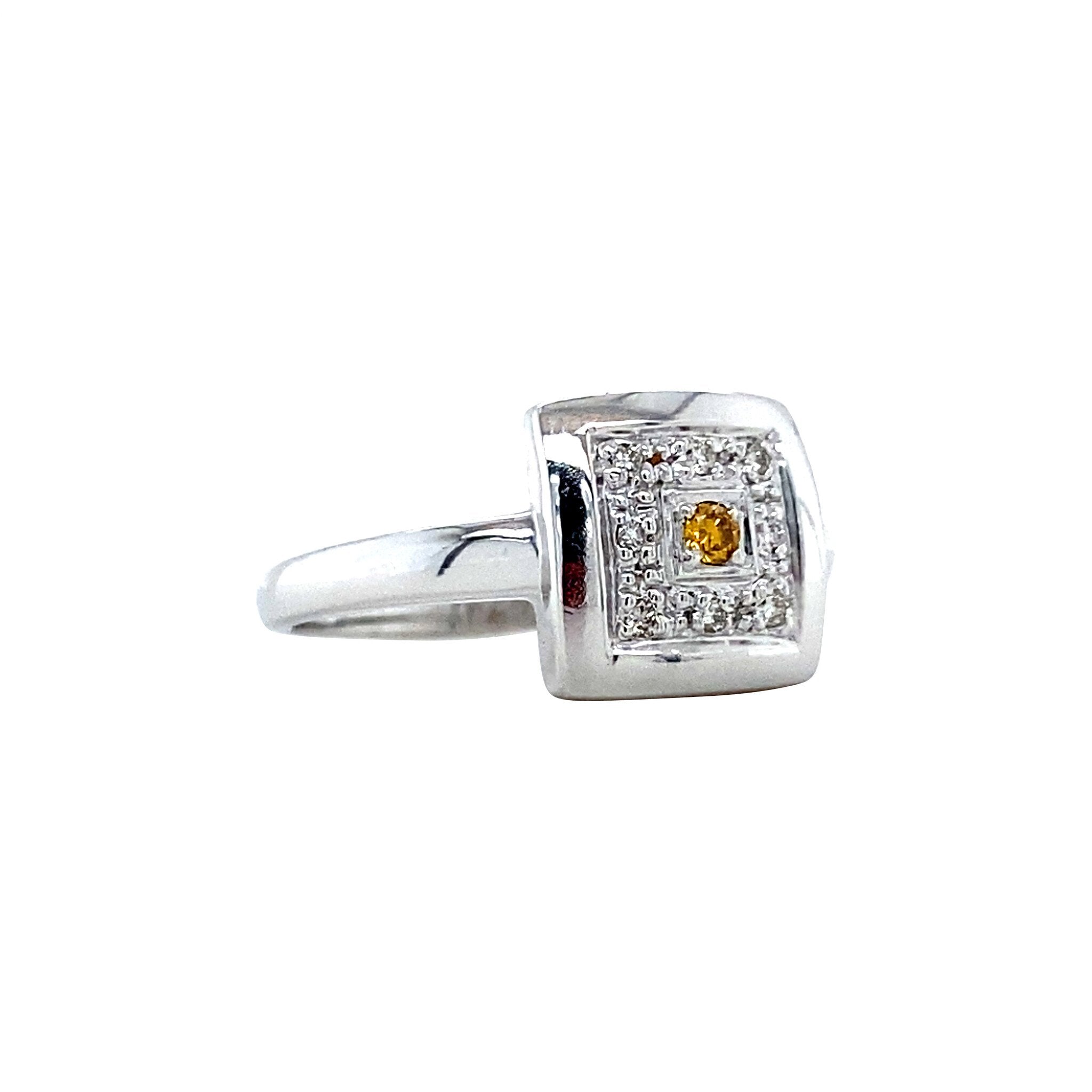 White gold ring with diamond 18 karat