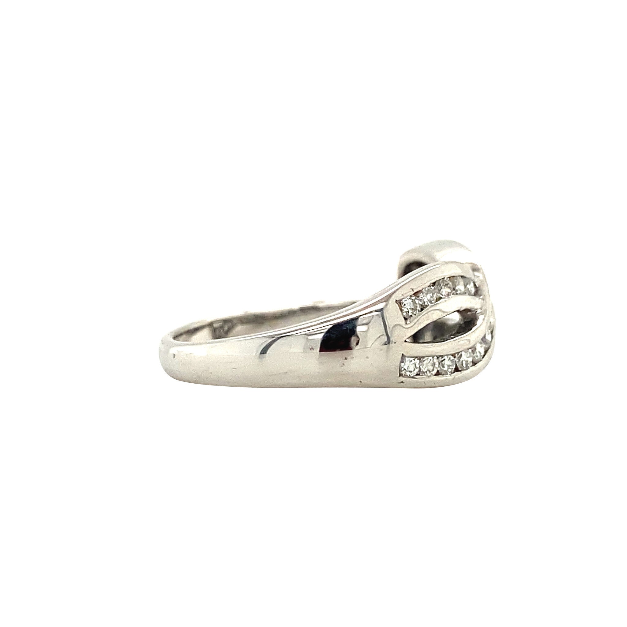 White gold ring with diamond 18 kt