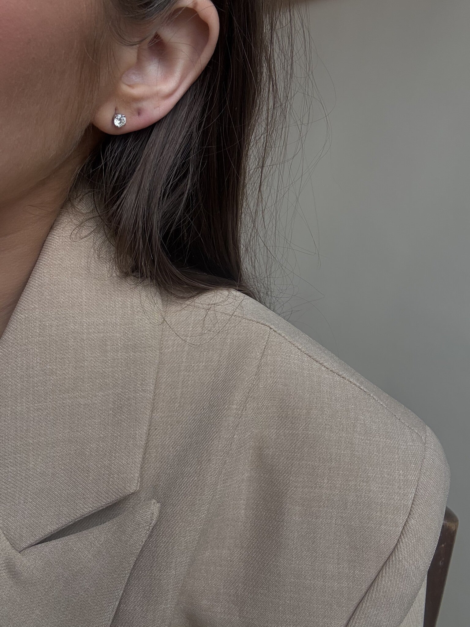 White gold solitaire stud earrings with diamond 14 karat