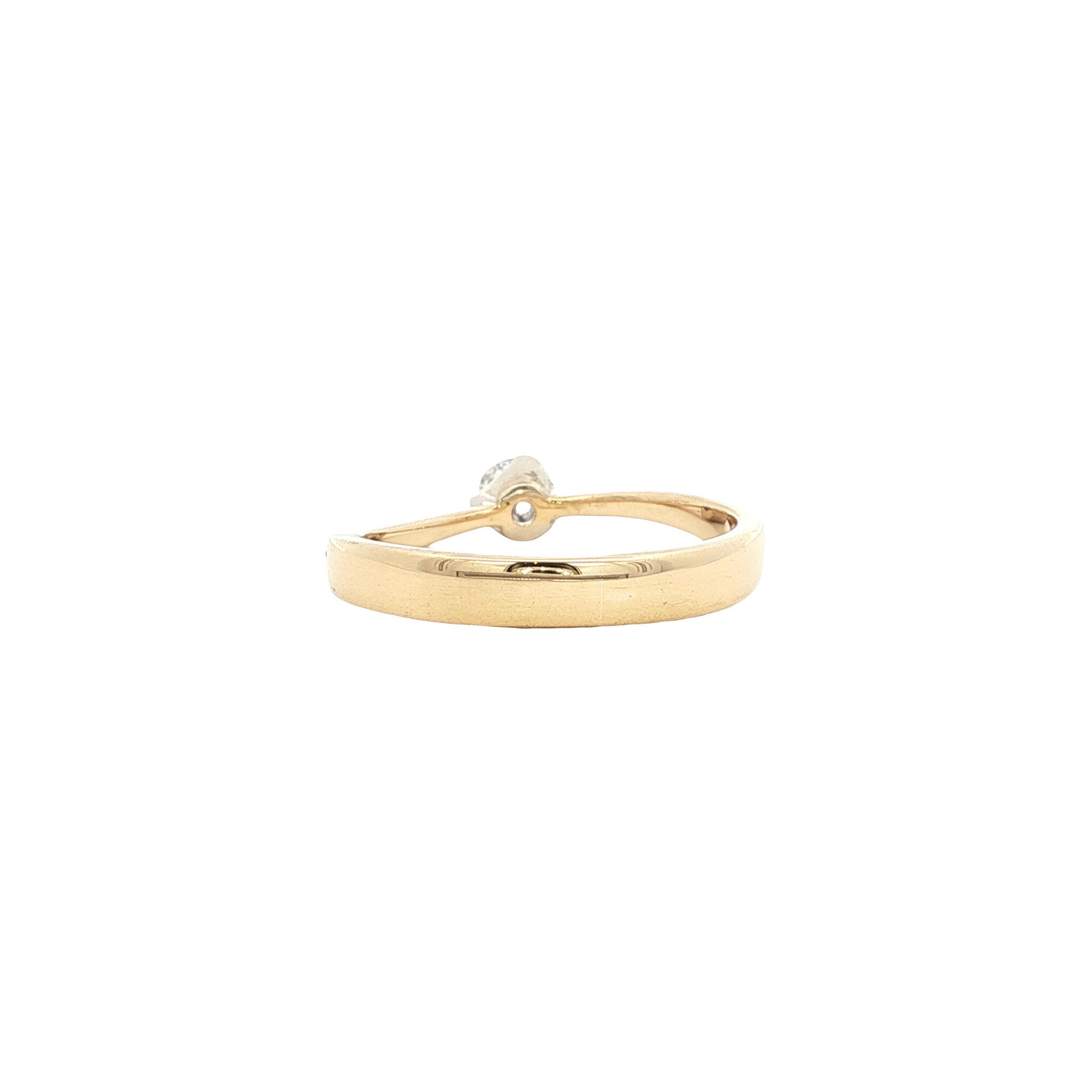 Gold solitaire ring with diamond 18 karat