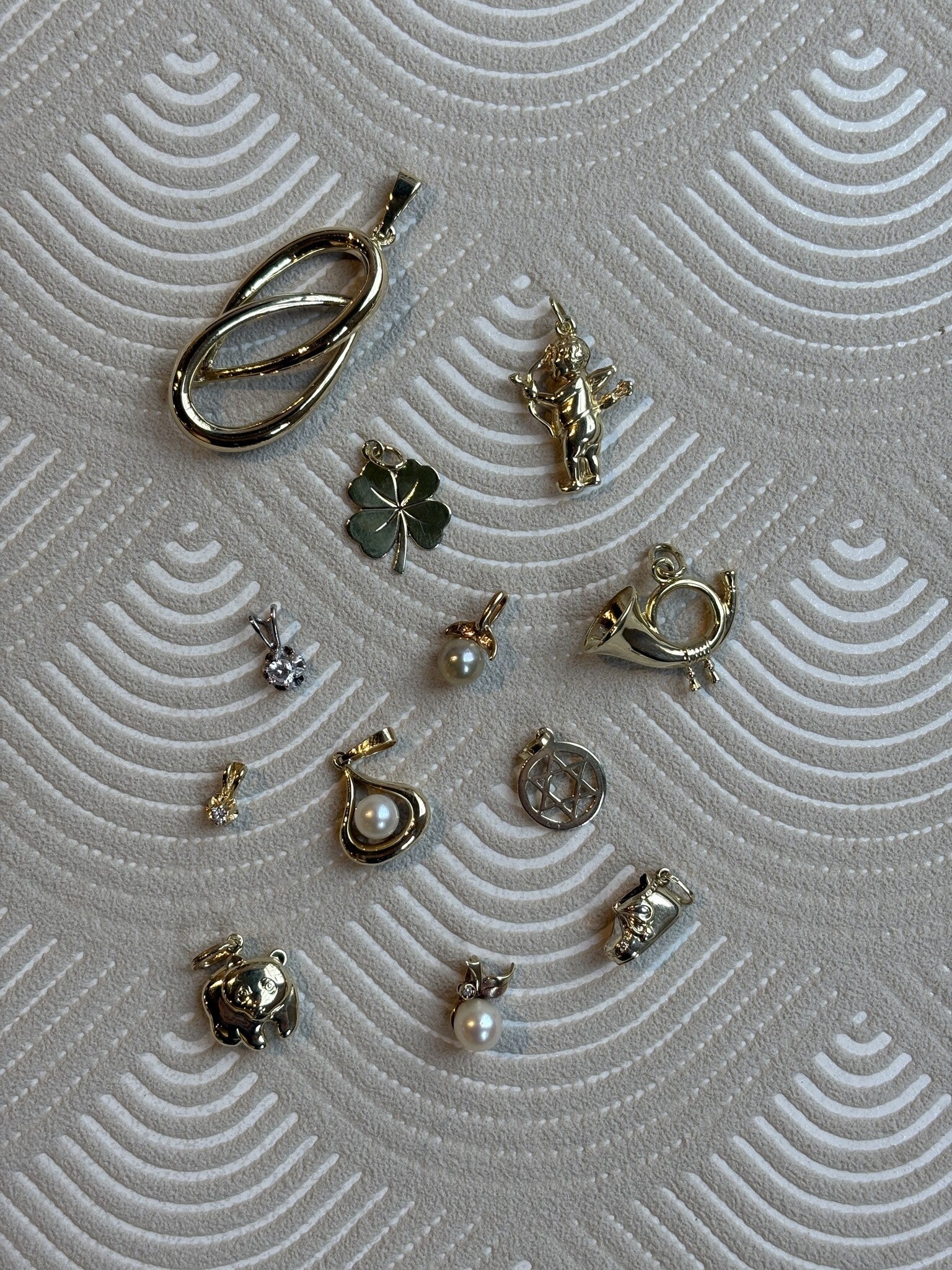 Gold fantasy pendant 14 karat