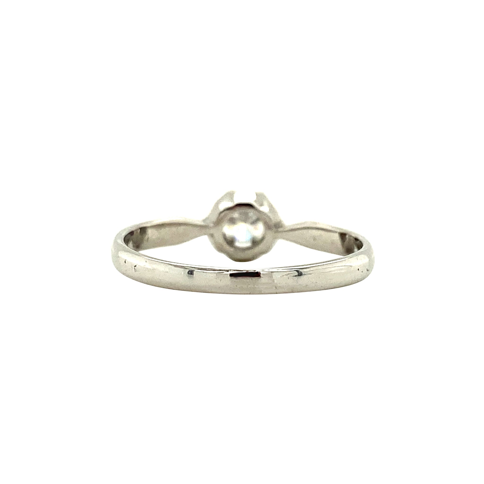 White gold solitaire ring with diamond 18 karat