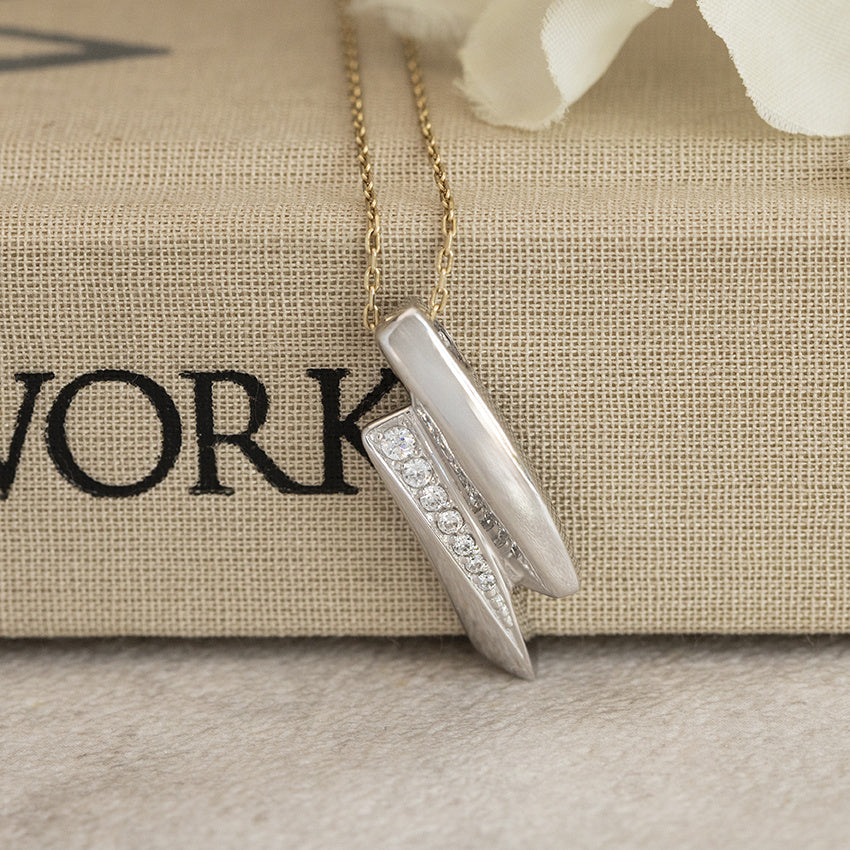 White gold pendant zirconia 14 karat