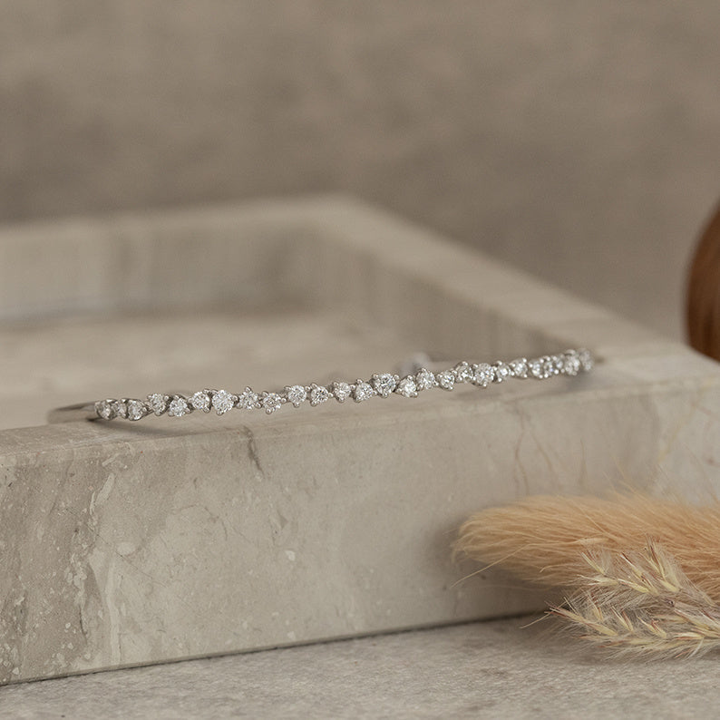 White gold bracelet with diamond 18 karat