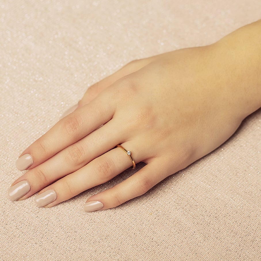 Gold solitaire ring with diamond 14 kt