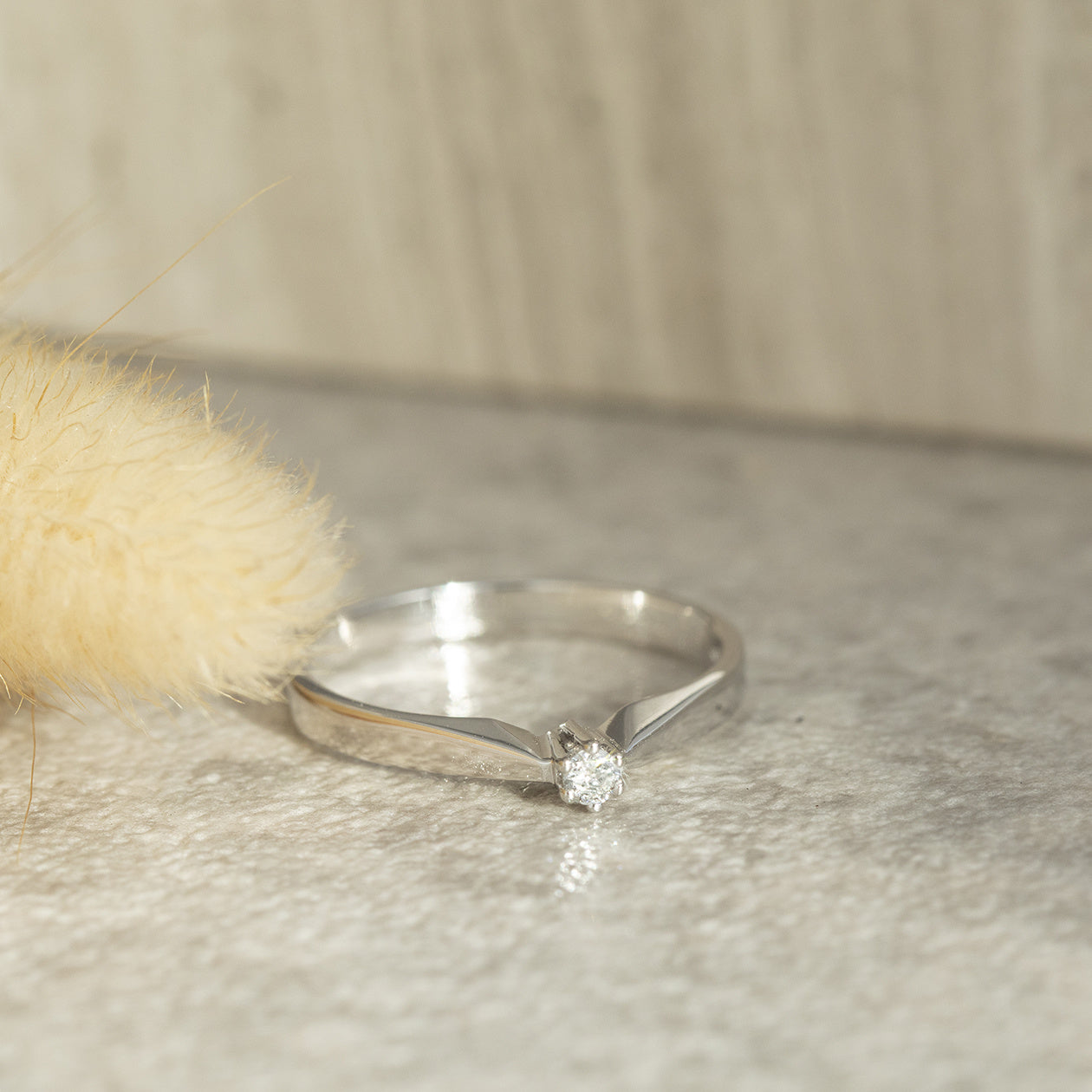 White gold solitaire ring with diamond 14 kt* new