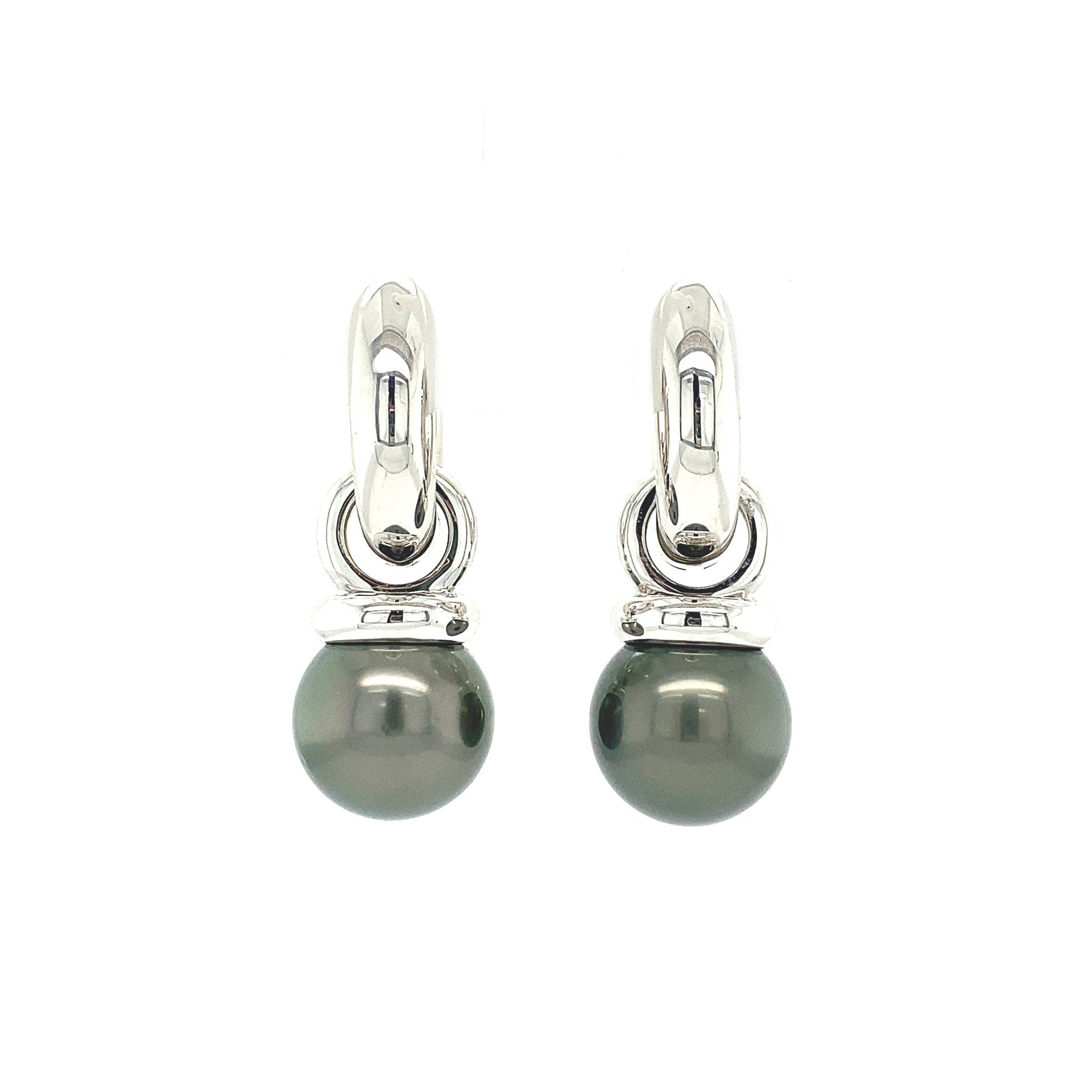 White gold earrings with pearl from Bron Jewelry 18 kt