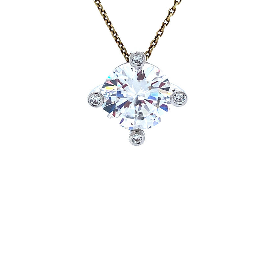 White gold pendant with zirconia 14 karat