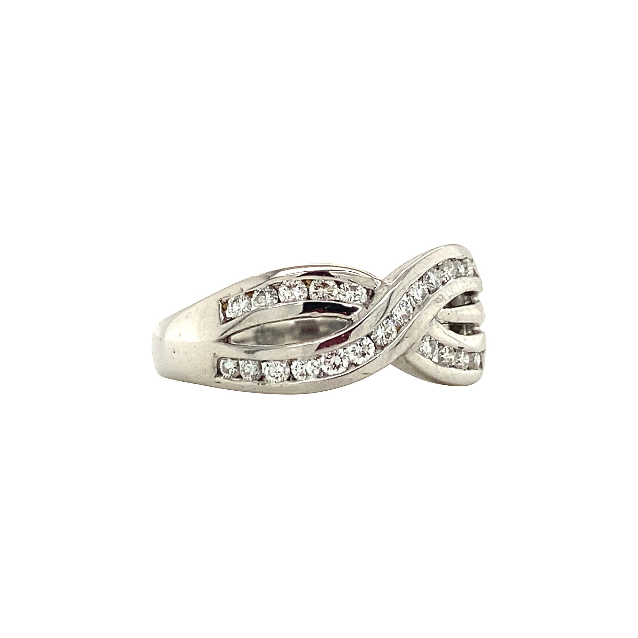 White gold ring with diamond 18 kt