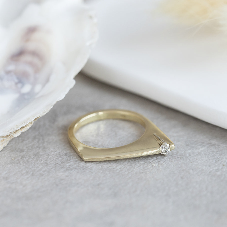 Gold ring with diamond 14 karat