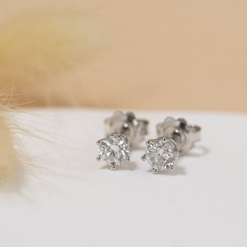 White gold solitaire stud earrings with diamond 14 karat* new