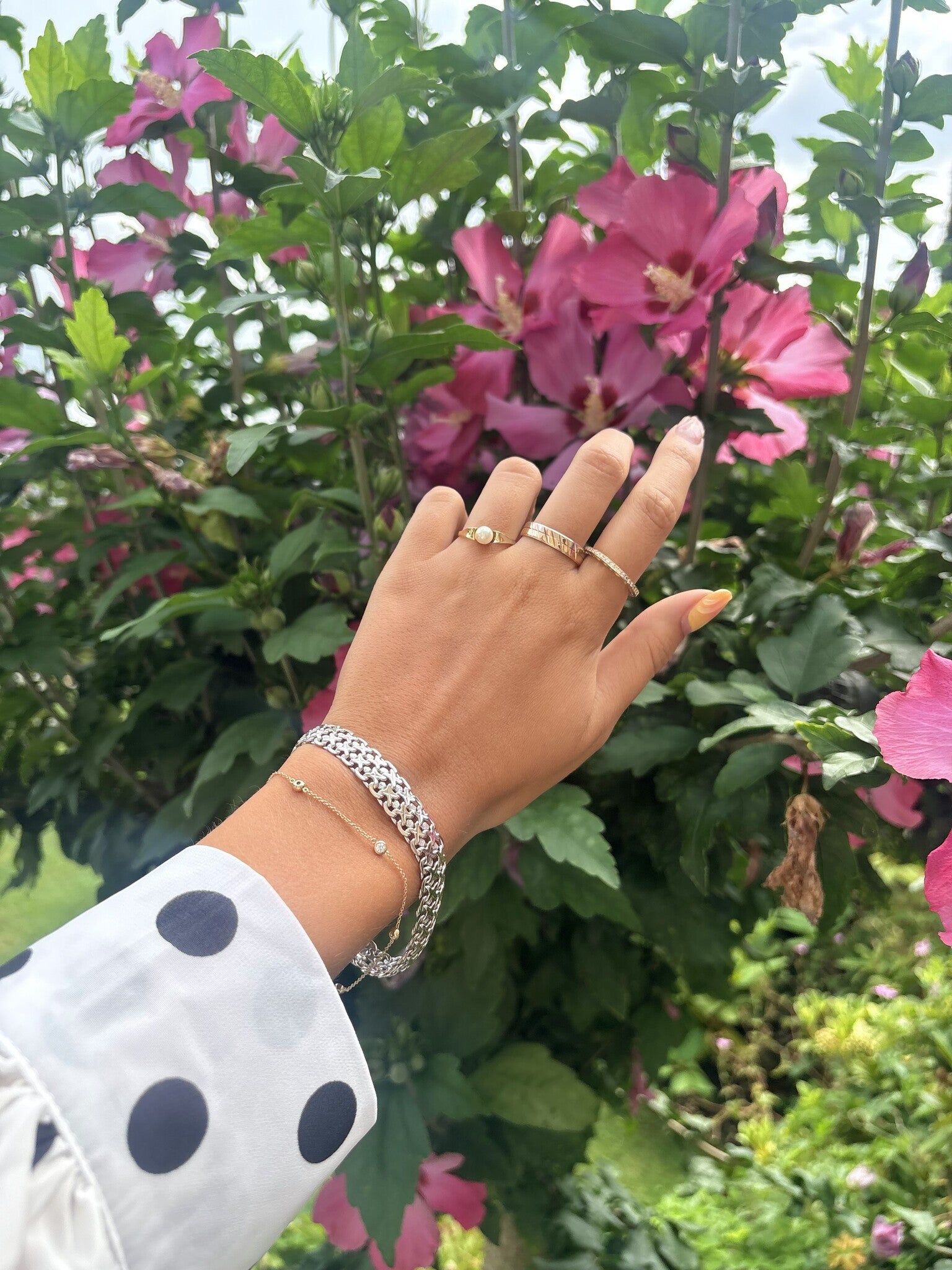 Gold row ring with diamond 18 karat