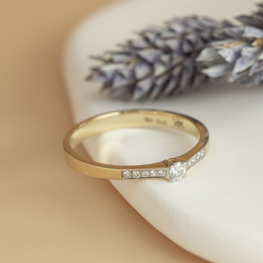 Gold ring with diamond 14 karat* New