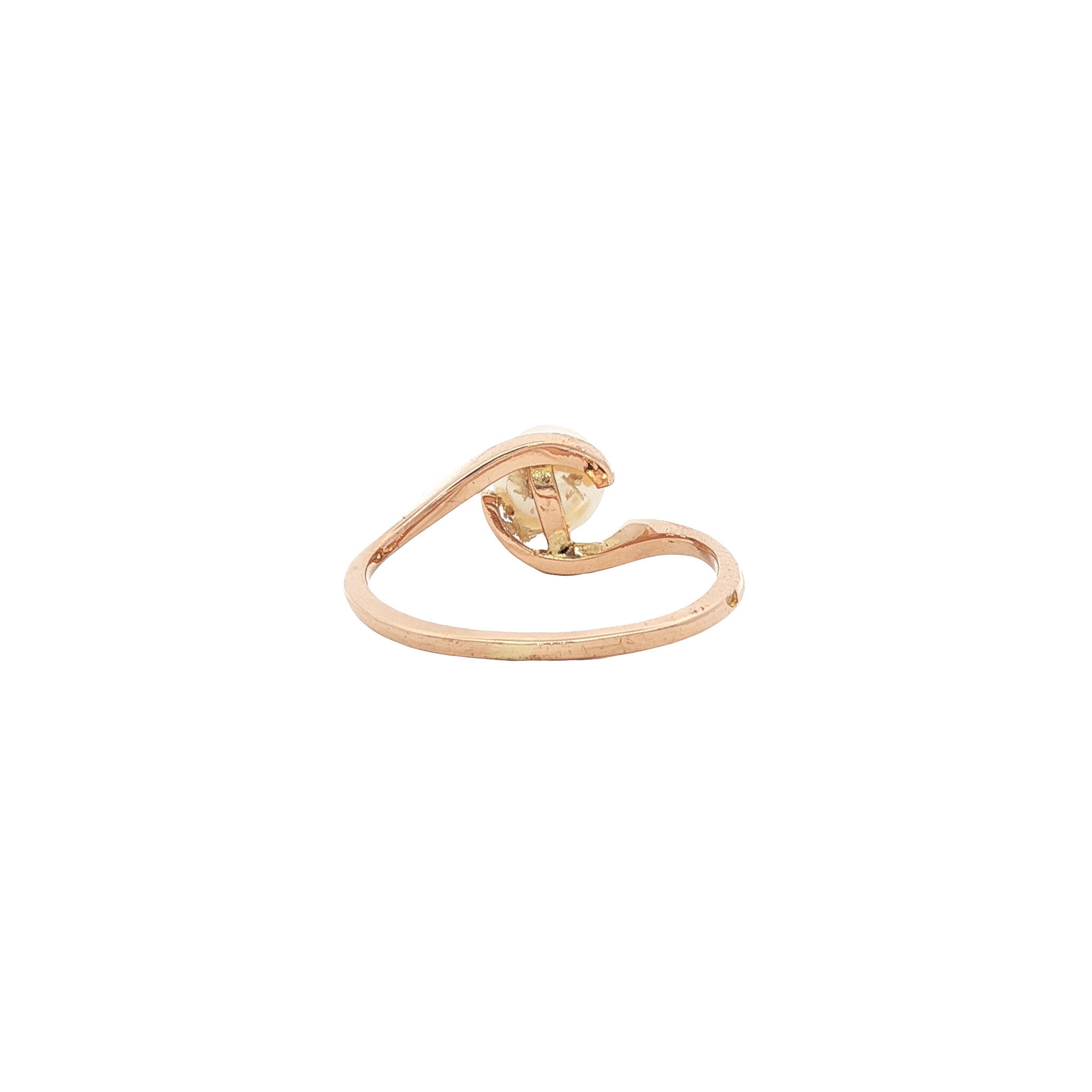 Rose gold ring with pearl 18 karat