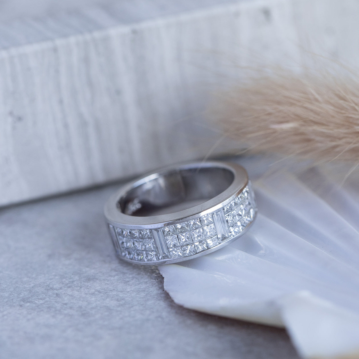 White gold ring with diamond 14 karat