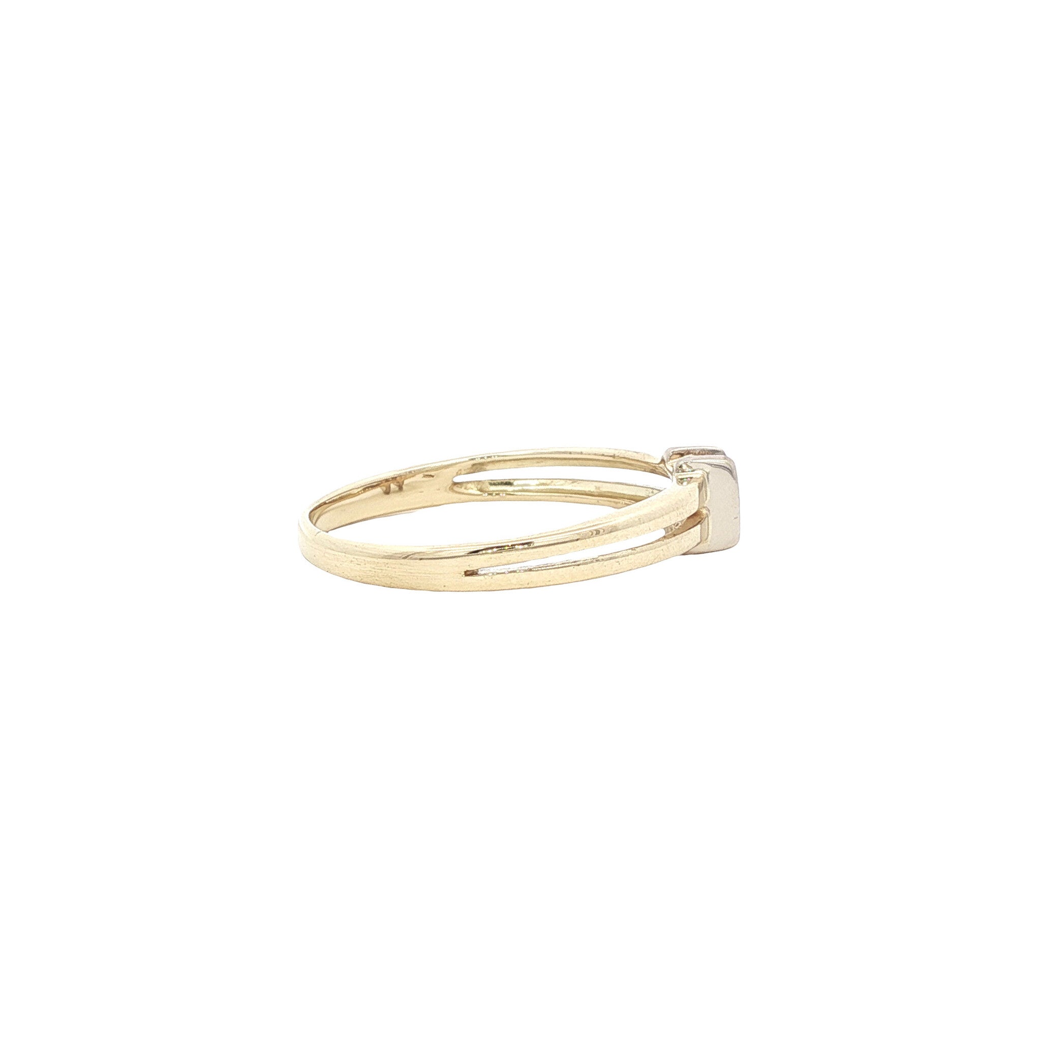 14-karat gold solitaire diamond ring