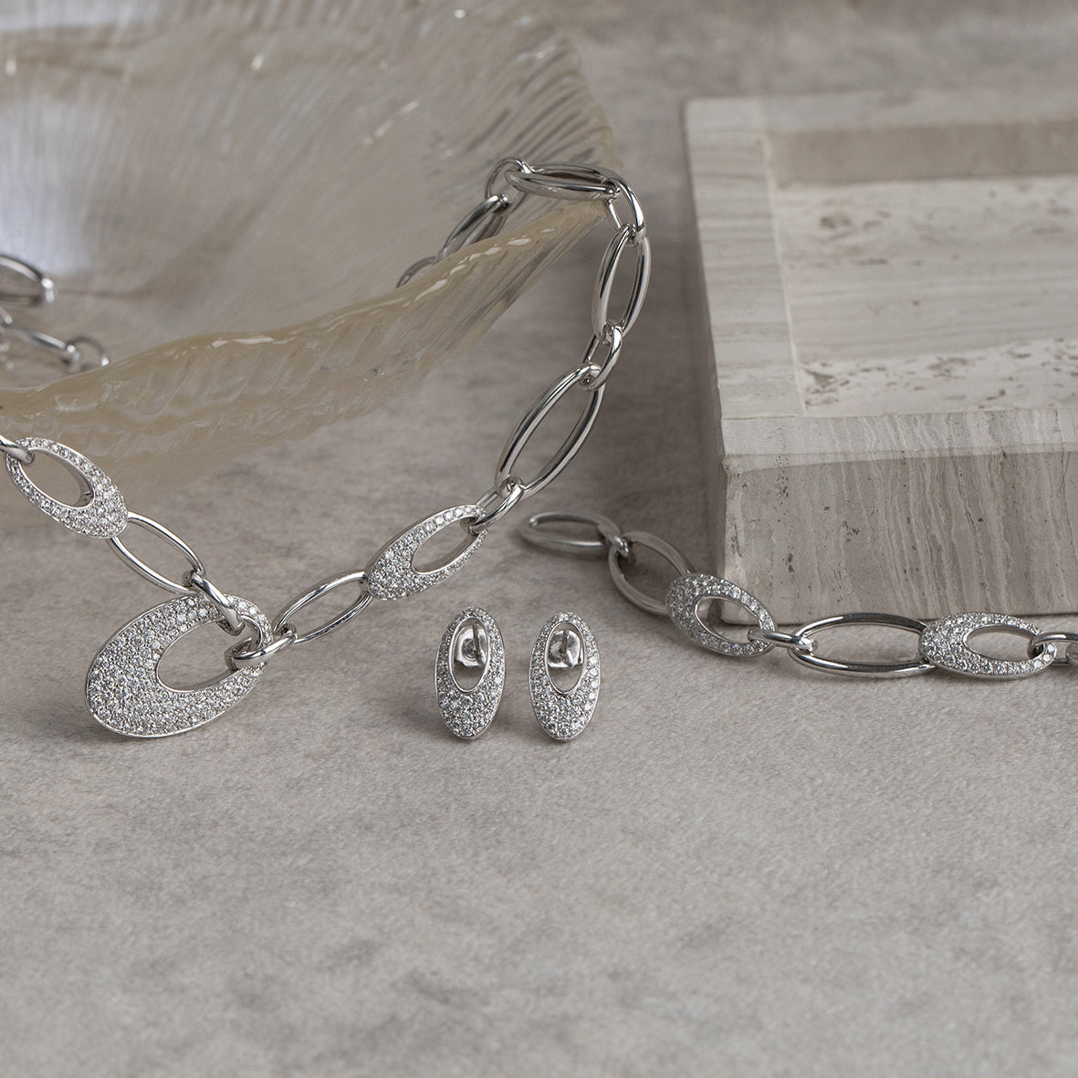 White gold bracelet with diamond 14 karat* new