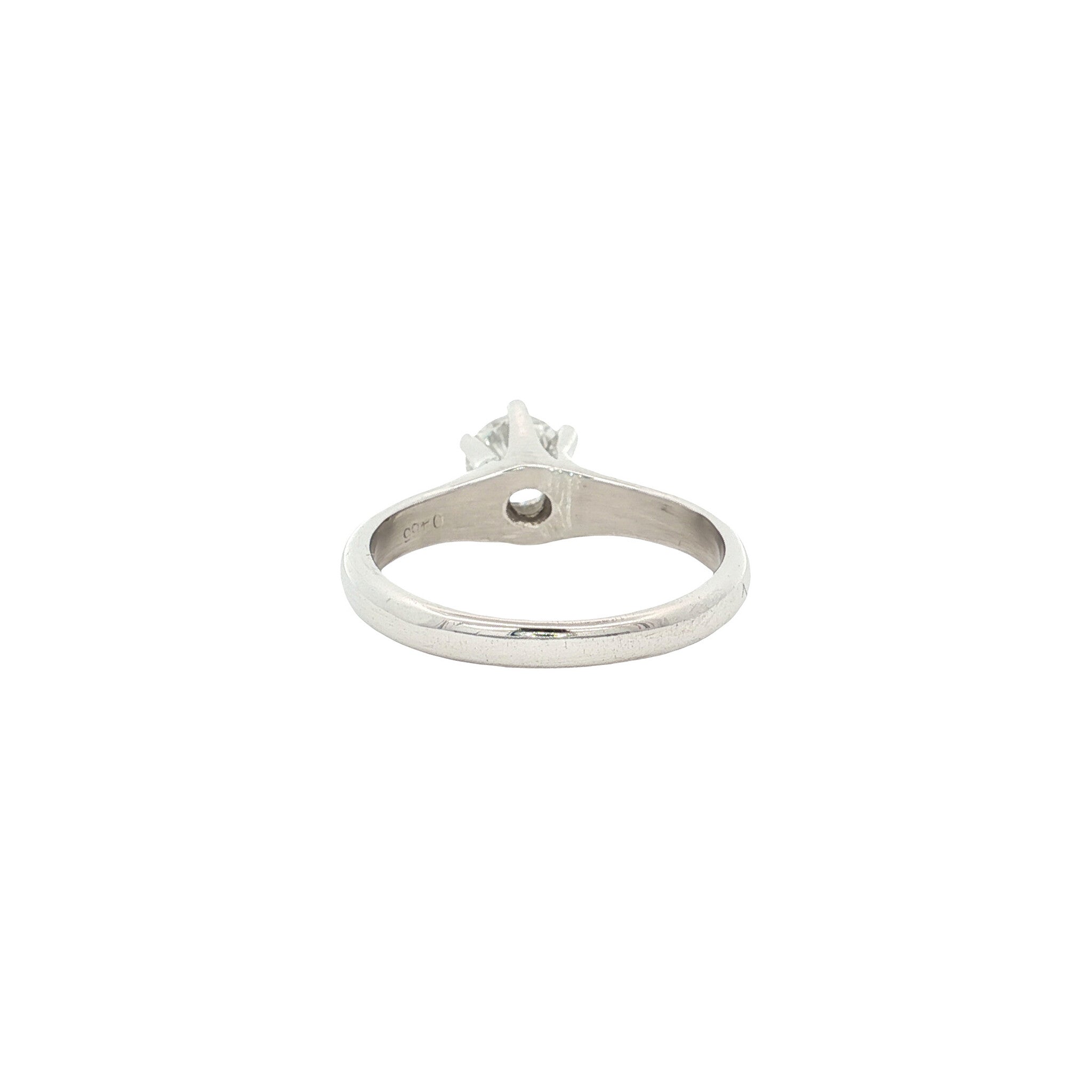 Platinum solitaire ring with diamond pt850
