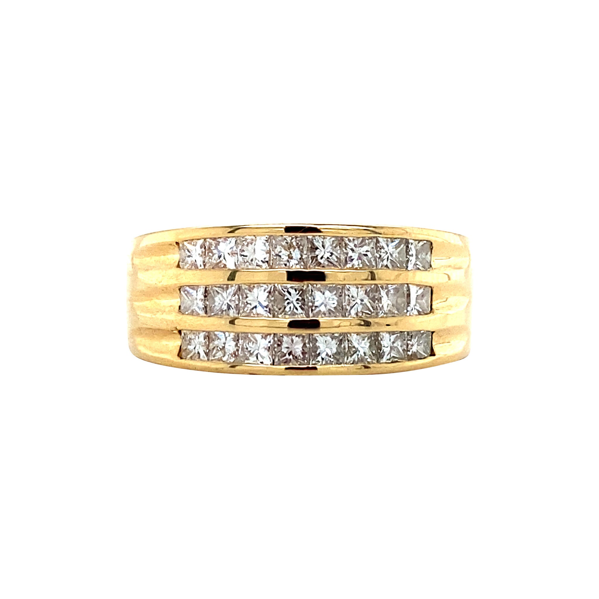 Gold ring with princess-cut diamond 18 karat