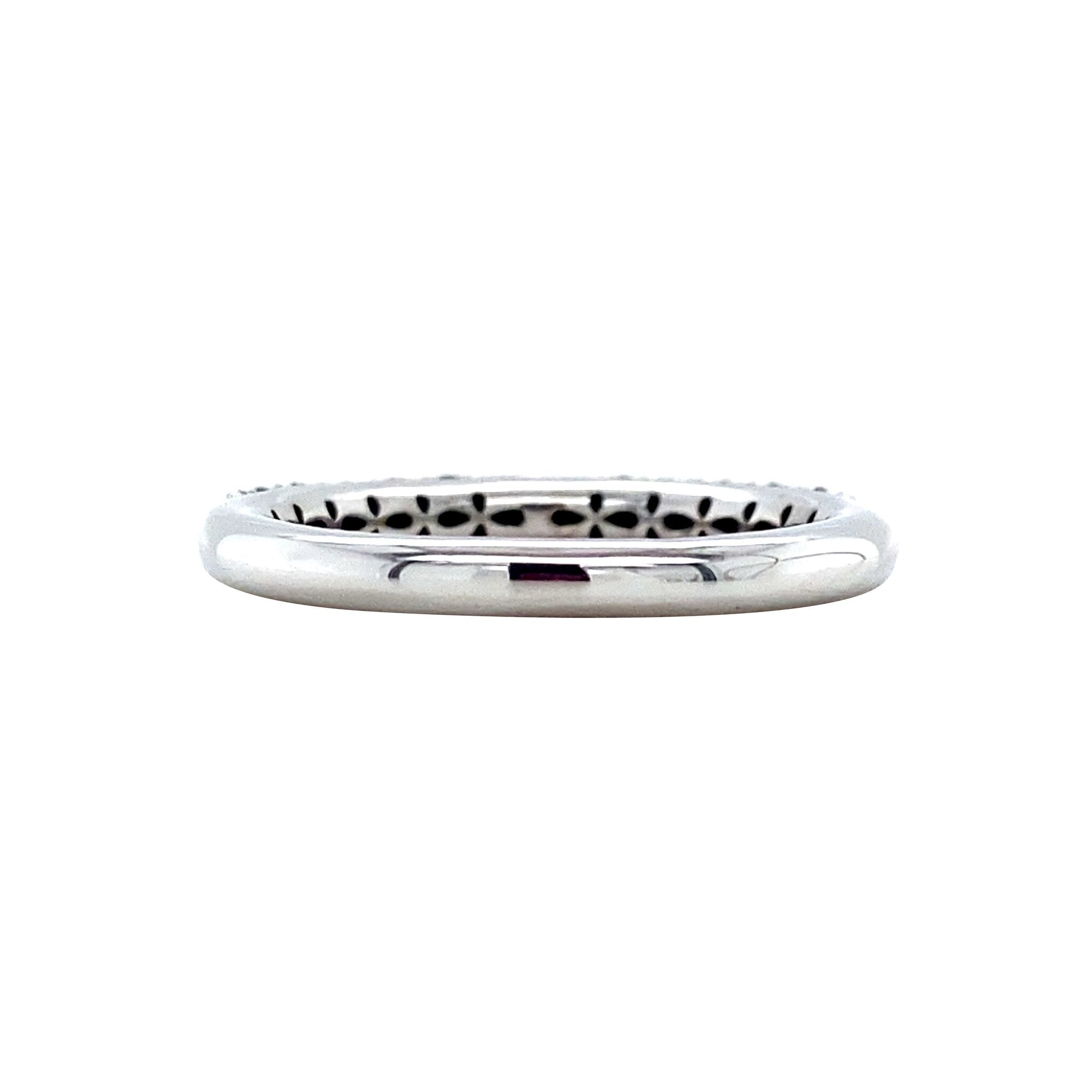 White gold pave ring with diamond 18 karat