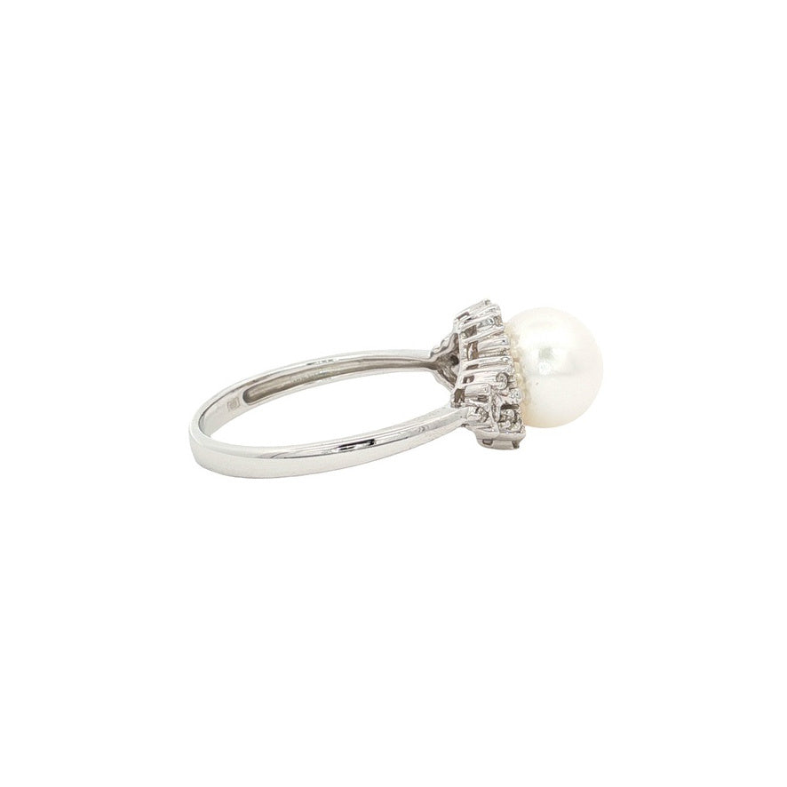 White gold ring with pearl and diamond 14 karat