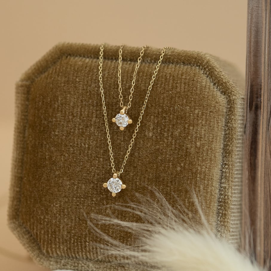 Yellow gold solitaire necklace with diamond 14 kt