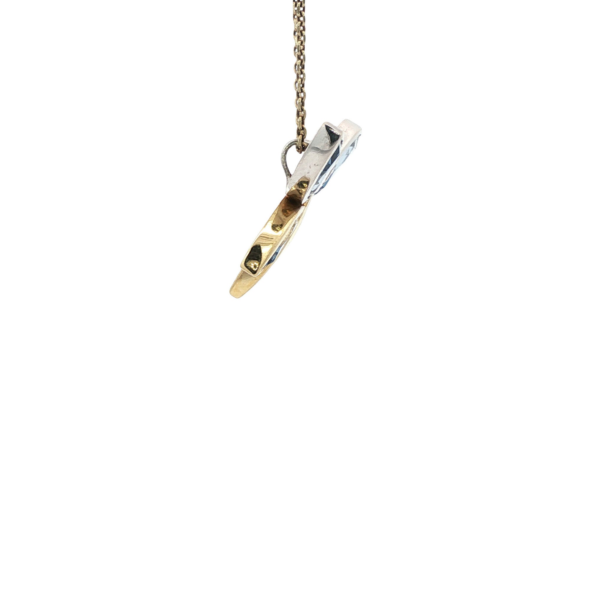 Gouden vlinder hanger met zirkonia en spinel 14 karaat
