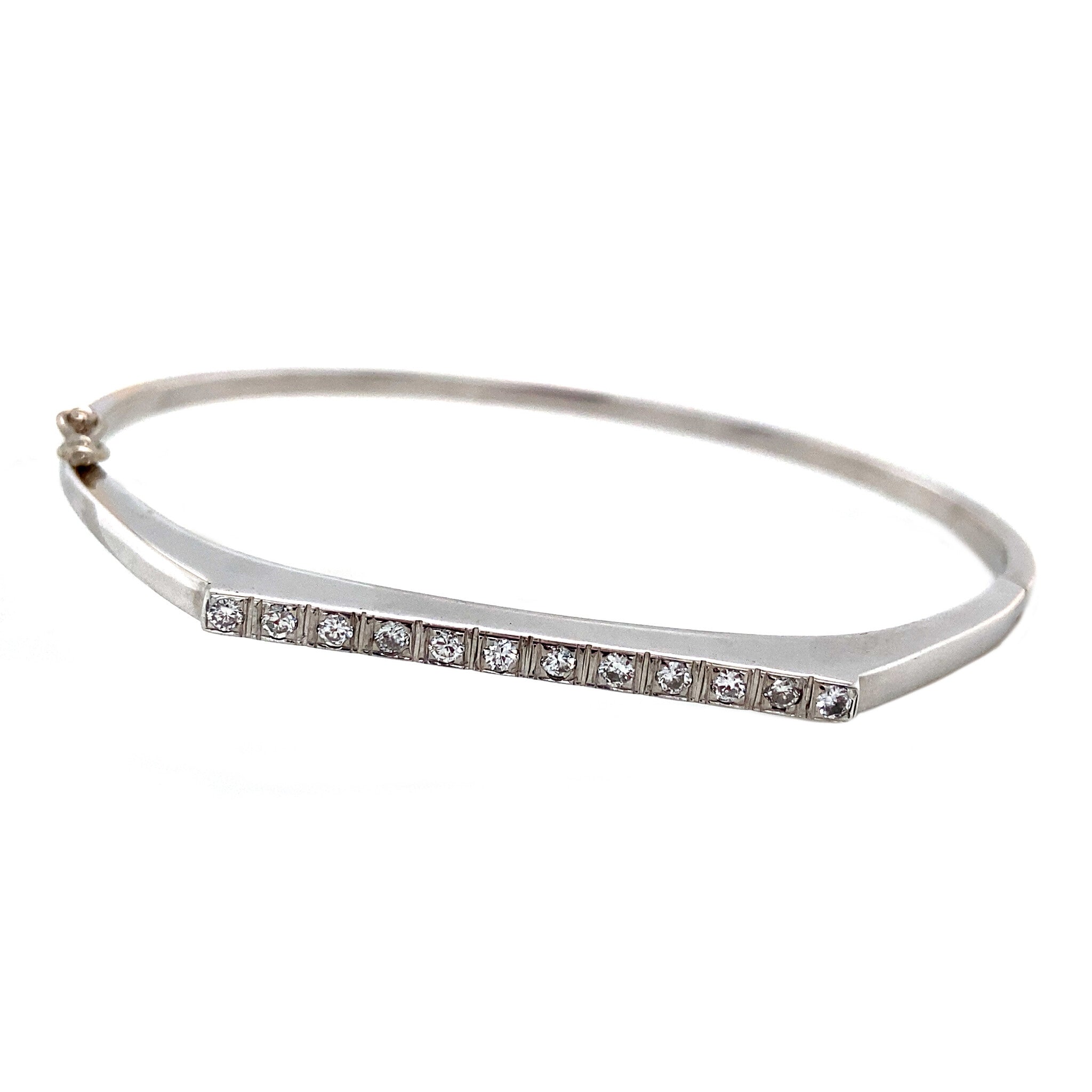 White gold bangle with diamond 14 karat