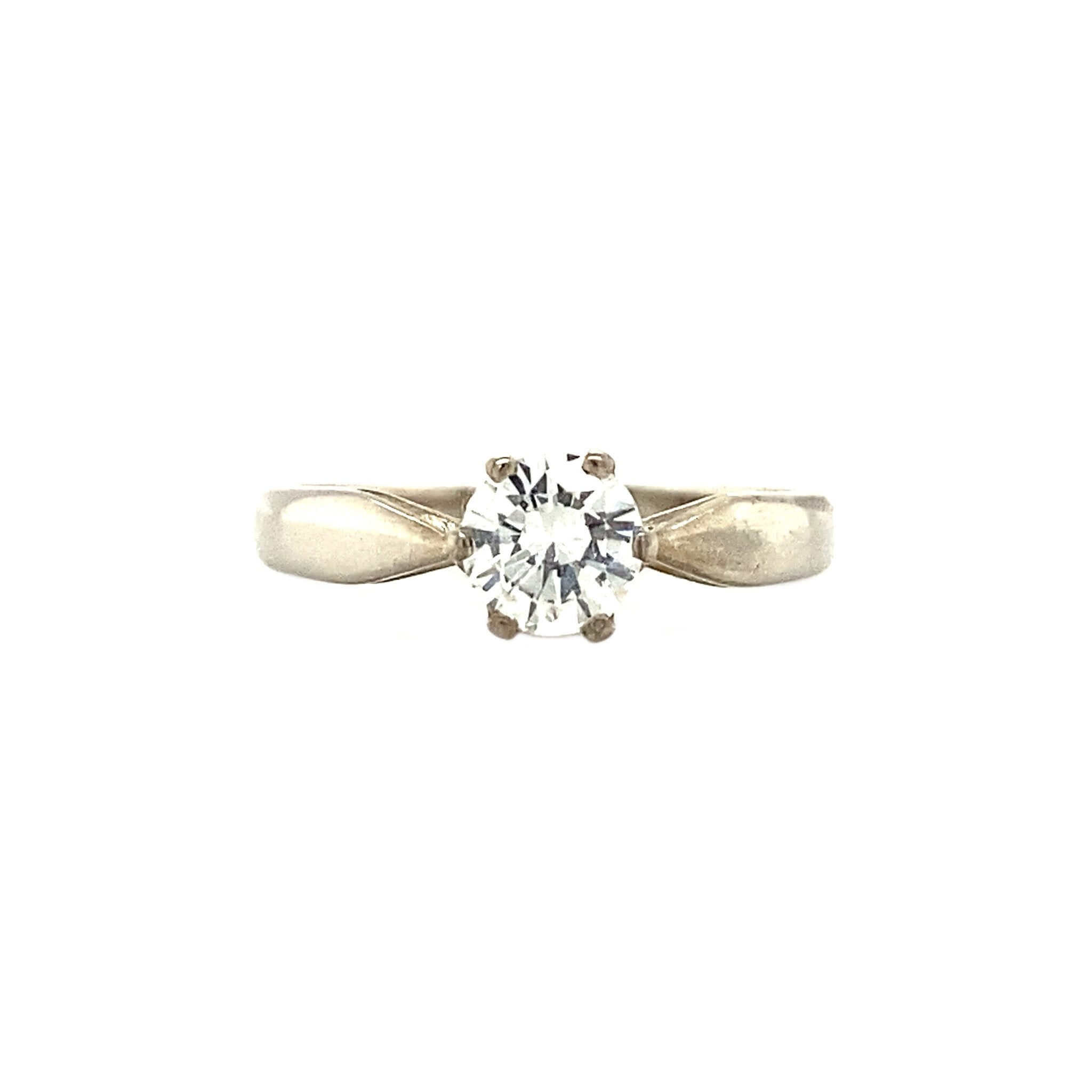 White gold solitaire ring with diamond 14 kt