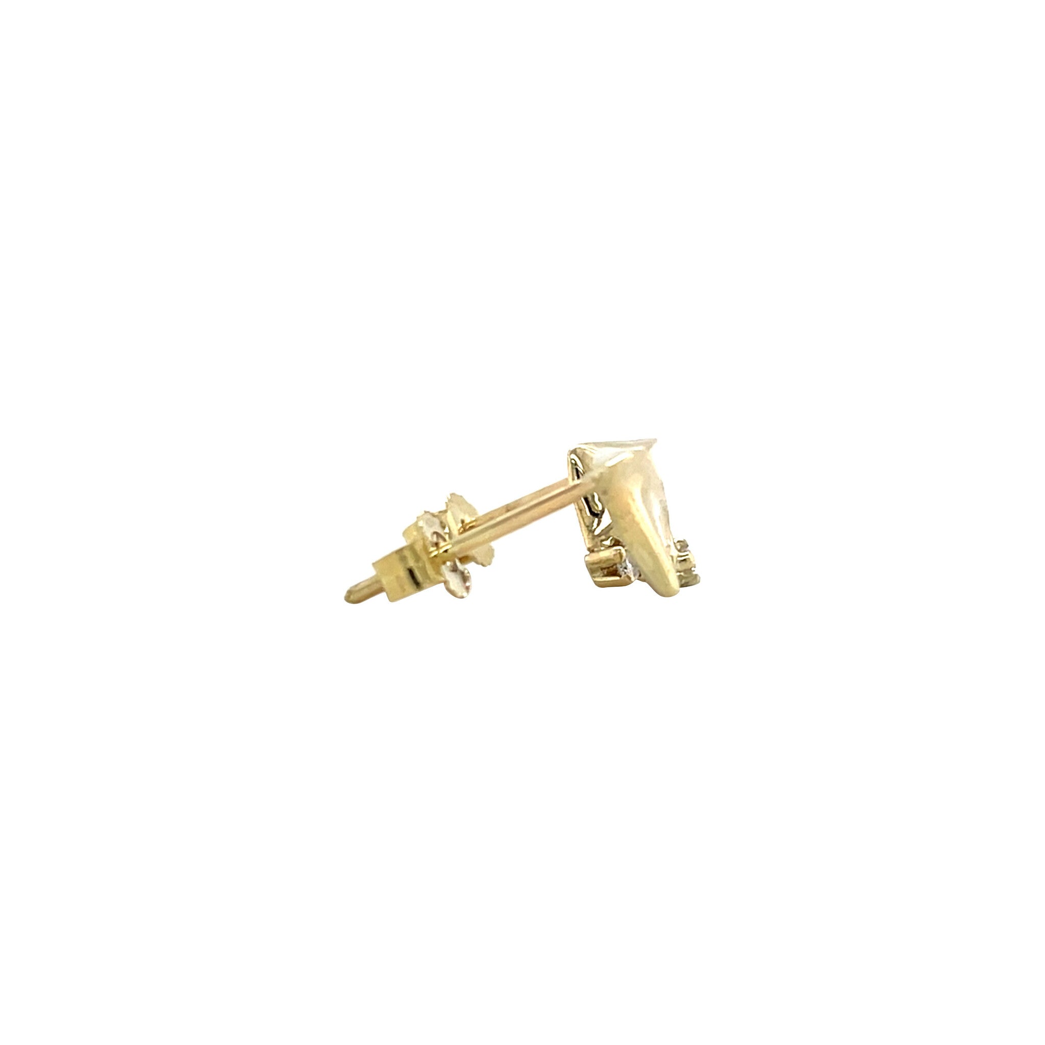 14 karat gold stud earrings with diamond