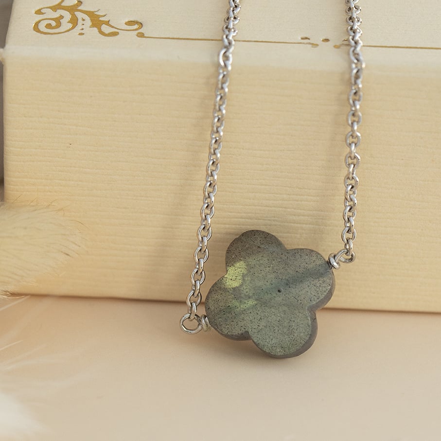 White gold bracelet labradorite 20.5 cm 18 karat