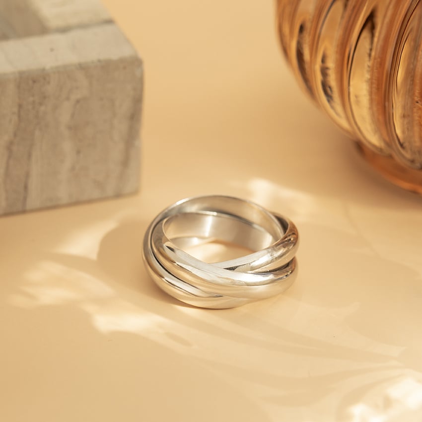 White gold trinity ring 18 kt