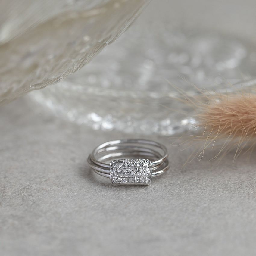 White gold ring with diamond 18 kt* new