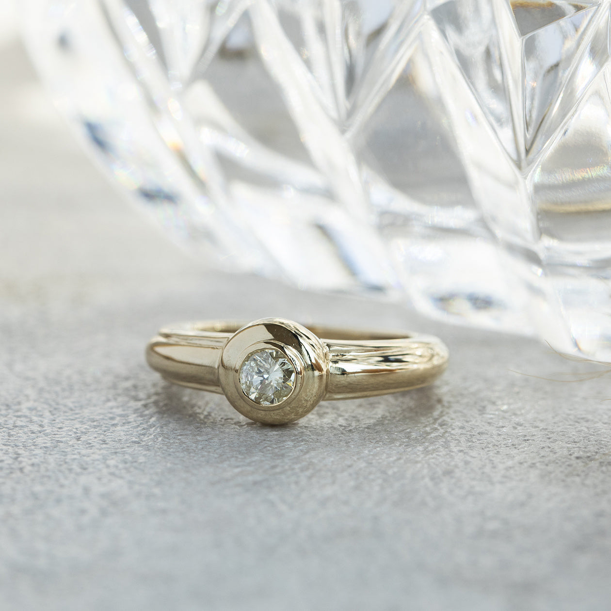 14 kt gold solitaire ring with diamond